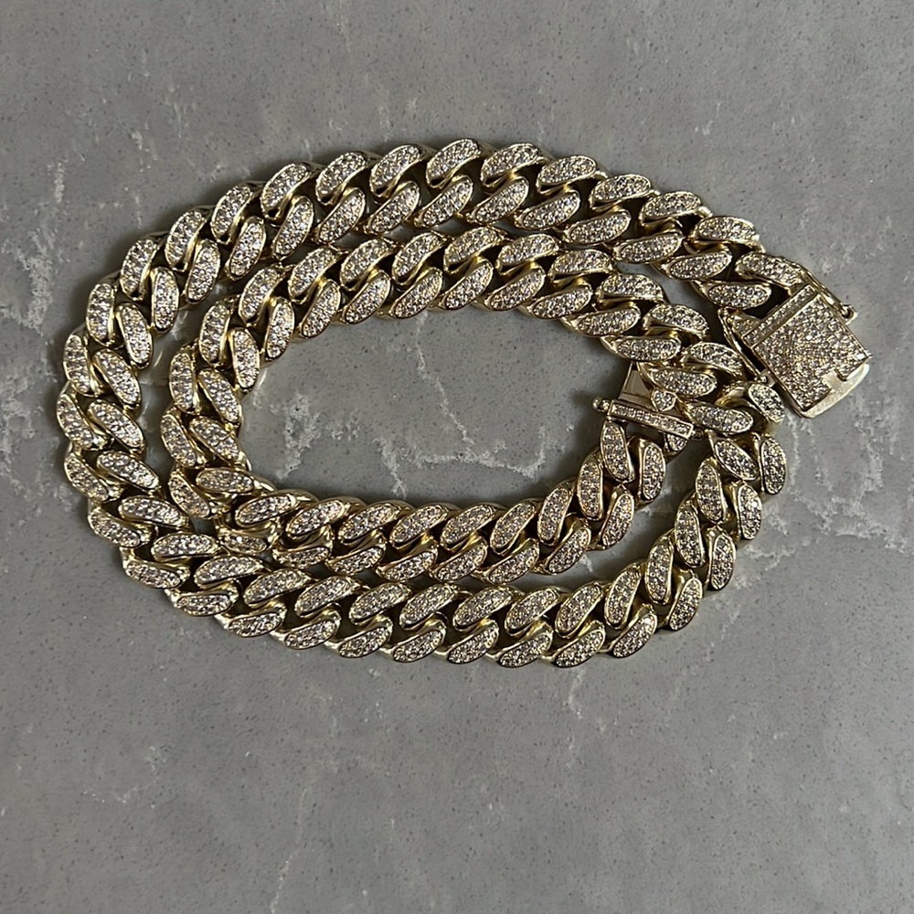 Men’s GLD 18” Diamond Cuban Link. Worn 3 Times - Picture 6 of 6